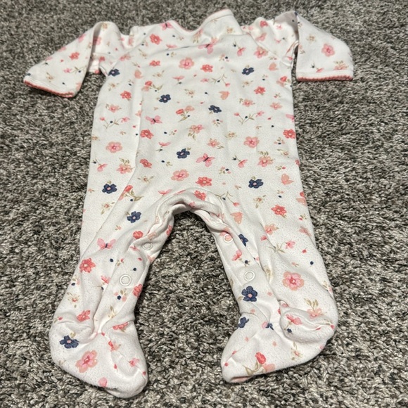Bundle of 6mo clothing - Picture 5 of 11